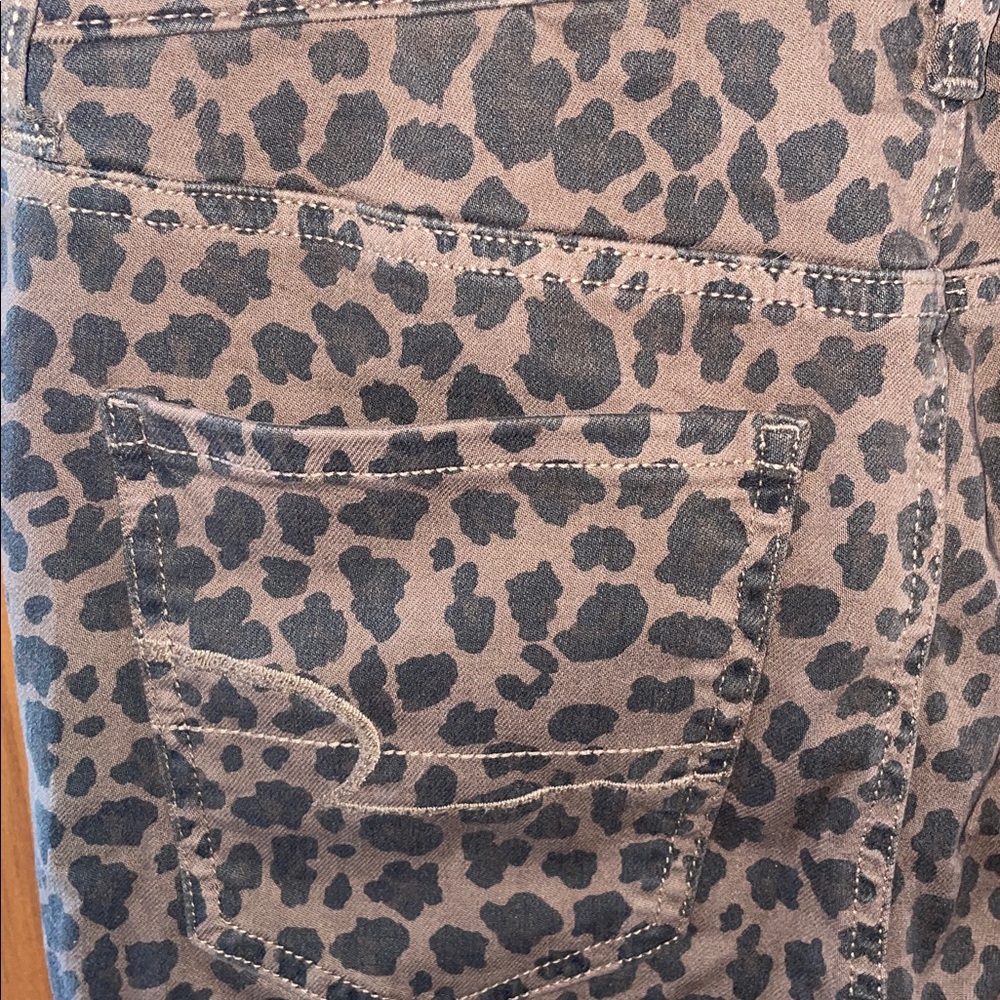 American Eagle Outfitters Cheetah Skinny Jeans 🦅🐆 - Picture 8 of 17